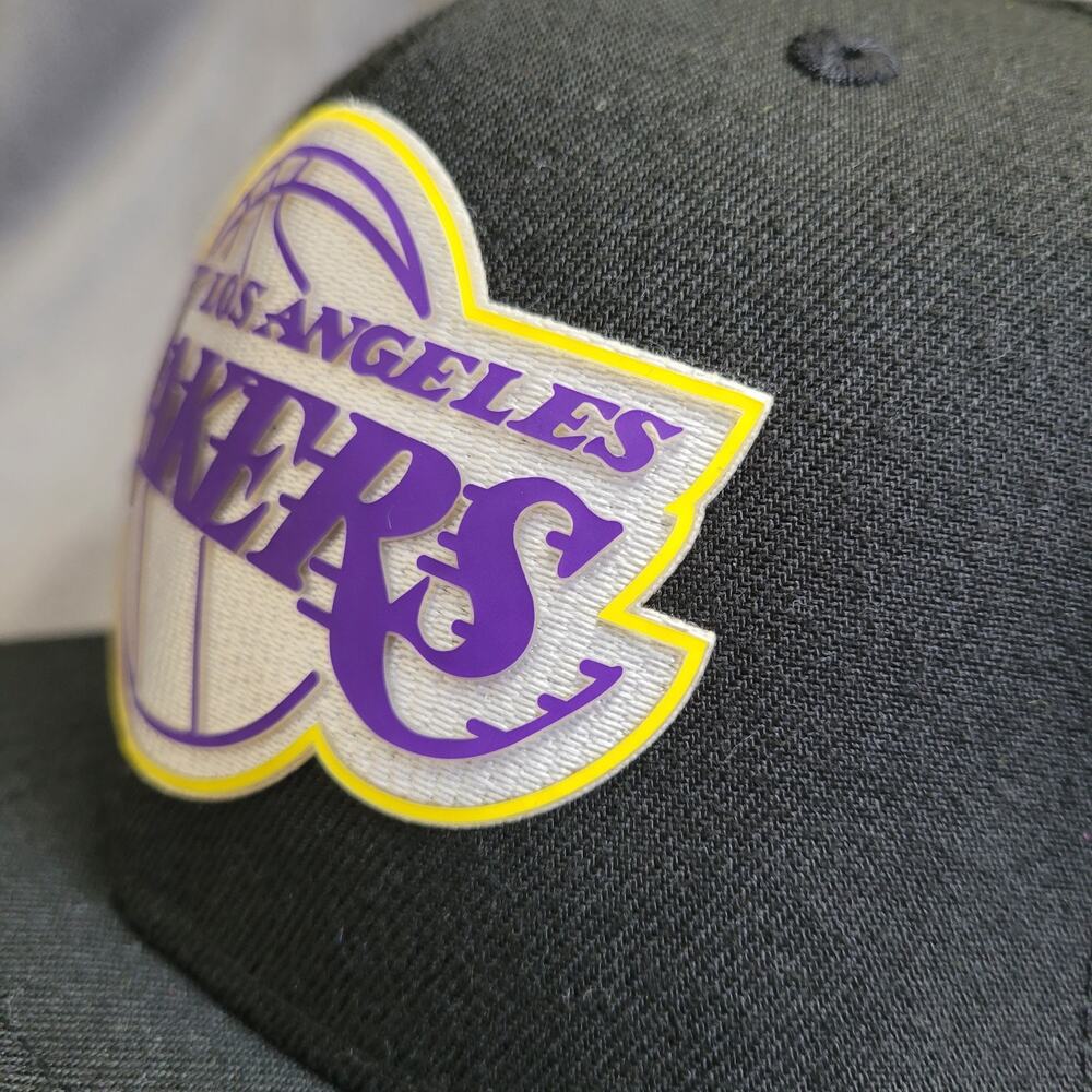 LOS ANGELES LAKERS Hat Cap Black Fitted Embossed Logo New Era Purple Yellow NBA - Picture 7 of 10